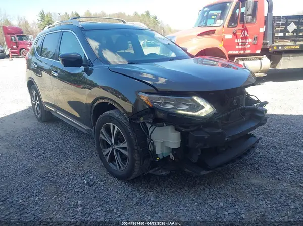 5N1AT2MV9HC732596 2017 NISSAN ROGUE - Image 1