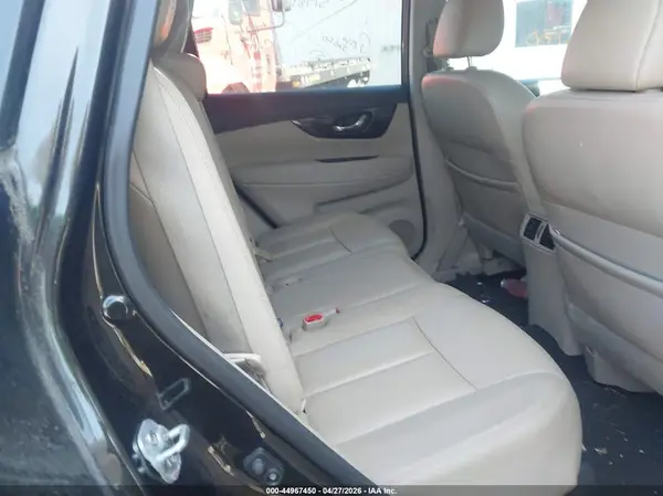 5N1AT2MV9HC732596 2017 NISSAN ROGUE - Image 8