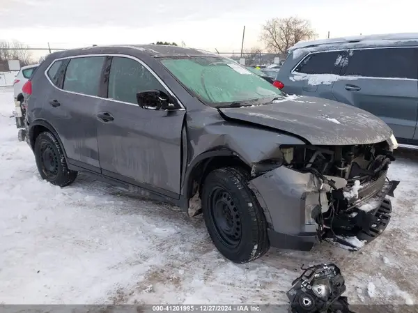 5N1AT2MV9HC733585 2017 NISSAN ROGUE - Image 1