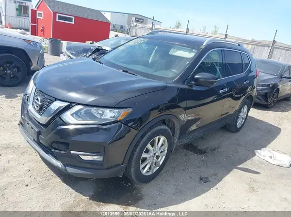 5N1AT2MV9HC734560 2017 NISSAN ROGUE - Image 2