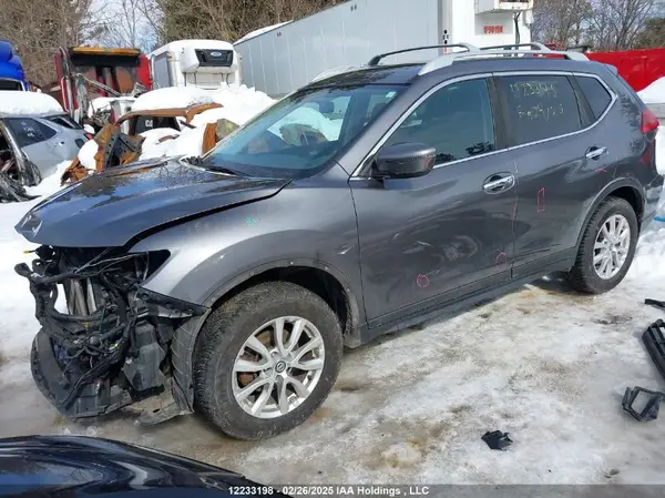 5N1AT2MV9HC735188 2017 NISSAN ROGUE - Image 2
