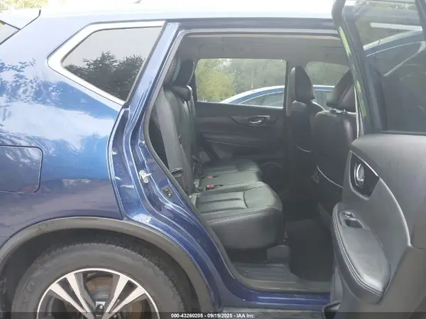 5N1AT2MV9HC746904 2017 NISSAN ROGUE - Image 8