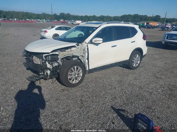 5N1AT2MV9HC748183 2017 NISSAN ROGUE - Image 2