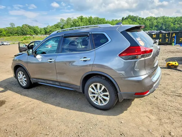 5N1AT2MV9HC760611 2017 NISSAN ROGUE - Image 2
