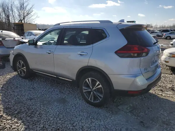 5N1AT2MV9HC762097 2017 NISSAN ROGUE - Image 2