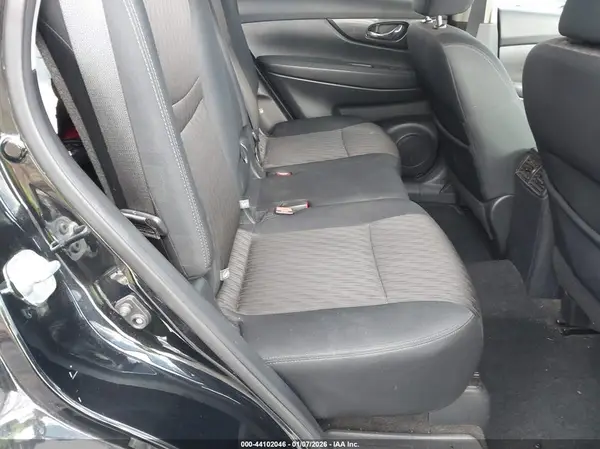 5N1AT2MV9HC763637 2017 NISSAN ROGUE - Image 8