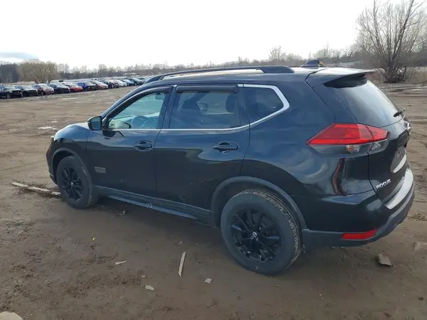 5N1AT2MV9HC765338 2017 NISSAN ROGUE - Image 2