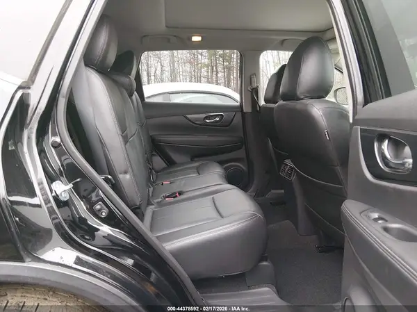 5N1AT2MV9HC770328 2017 NISSAN ROGUE - Image 8