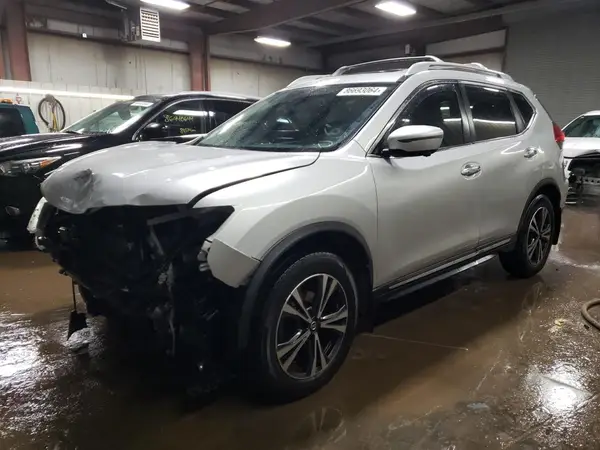 5N1AT2MV9HC771060 2017 NISSAN ROGUE - Image 1