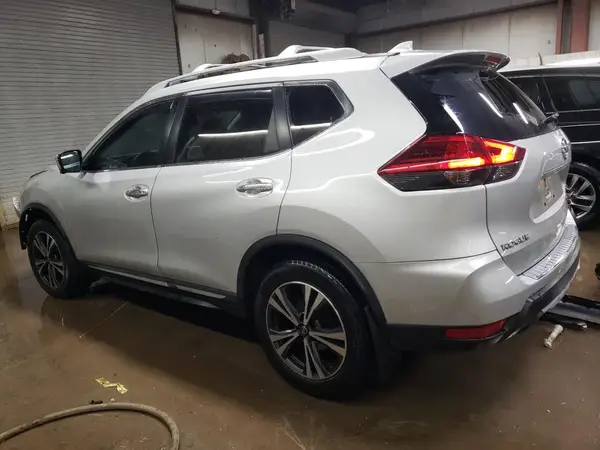 5N1AT2MV9HC771060 2017 NISSAN ROGUE - Image 2