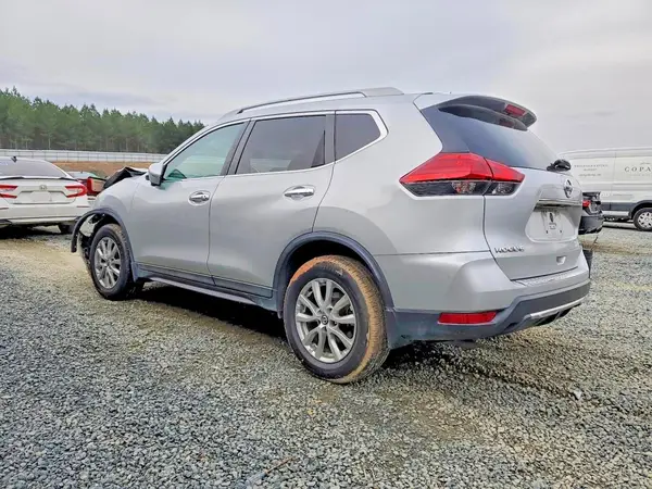 5N1AT2MV9HC775268 2017 NISSAN ROGUE - Image 2