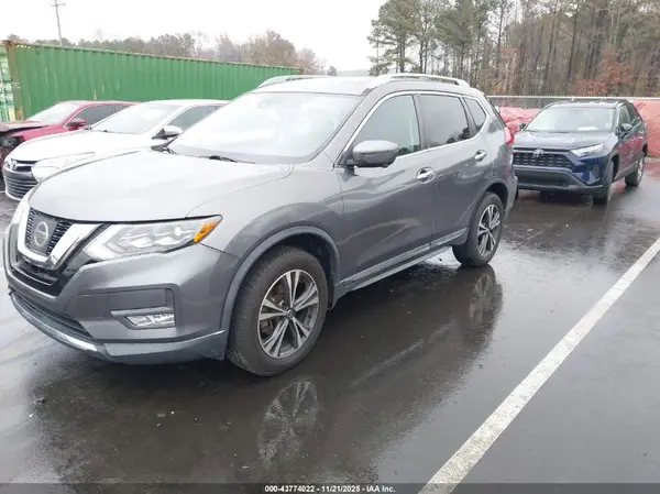 5N1AT2MV9HC775755 2017 NISSAN ROGUE - Image 2