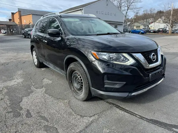 5N1AT2MV9HC7766 2017 NISSAN ROGUE - Image 1