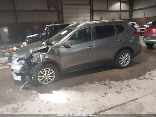 5N1AT2MV9HC779398 2017 NISSAN ROGUE - Image 2