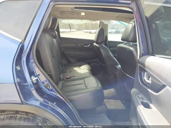 5N1AT2MV9HC784892 2017 NISSAN ROGUE - Image 8