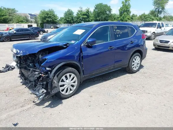 5N1AT2MV9HC785847 2017 NISSAN ROGUE - Image 2
