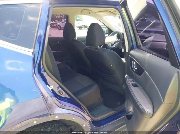 5N1AT2MV9HC785847 2017 NISSAN ROGUE - Image 8