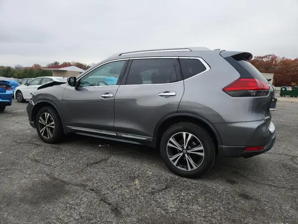 5N1AT2MV9HC789882 2017 NISSAN ROGUE - Image 2