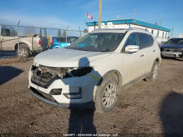5N1AT2MV9HC790742 2017 NISSAN ROGUE - Image 2