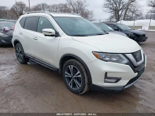 5N1AT2MV9HC794709 2017 NISSAN ROGUE - Image 1