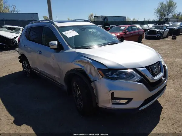 5N1AT2MV9HC794838 2017 NISSAN ROGUE - Image 1