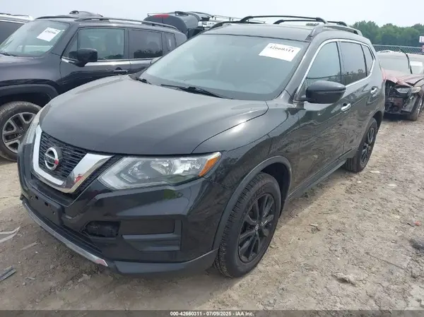 5N1AT2MV9HC800962 2017 NISSAN ROGUE - Image 2