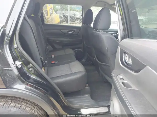 5N1AT2MV9HC800962 2017 NISSAN ROGUE - Image 8