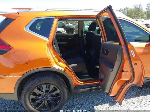 5N1AT2MV9HC802503 2017 NISSAN ROGUE - Image 8
