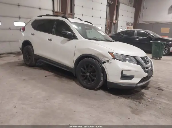 5N1AT2MV9HC802825 2017 NISSAN ROGUE - Image 1