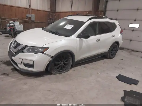 5N1AT2MV9HC802825 2017 NISSAN ROGUE - Image 2