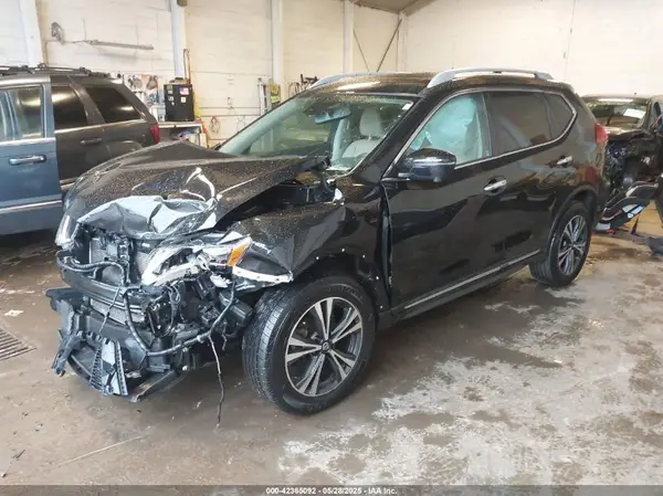5N1AT2MV9HC812545 2017 NISSAN ROGUE - Image 2