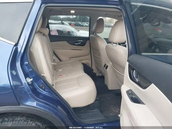 5N1AT2MV9HC812593 2017 NISSAN ROGUE - Image 8