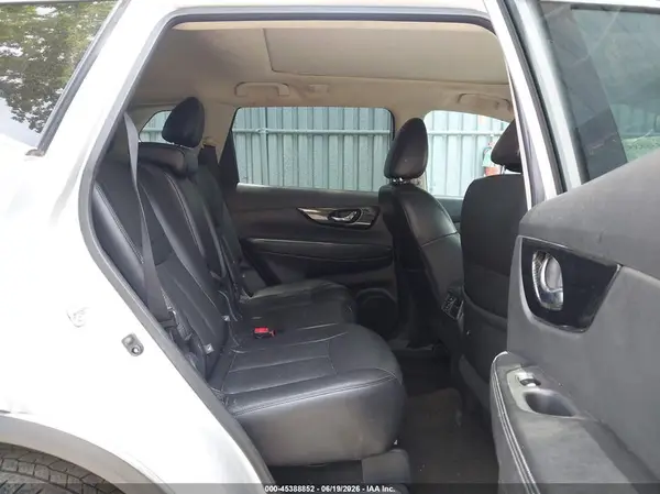 5N1AT2MV9HC813355 2017 NISSAN ROGUE - Image 8