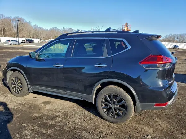 5N1AT2MV9HC813579 2017 NISSAN ROGUE - Image 2