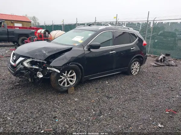 5N1AT2MV9HC813713 2017 NISSAN ROGUE - Image 2