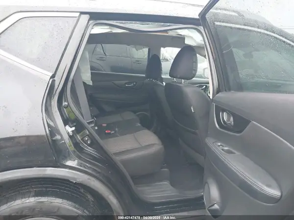 5N1AT2MV9HC813713 2017 NISSAN ROGUE - Image 8