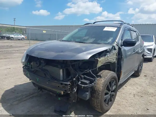 5N1AT2MV9HC815803 2017 NISSAN ROGUE - Image 2