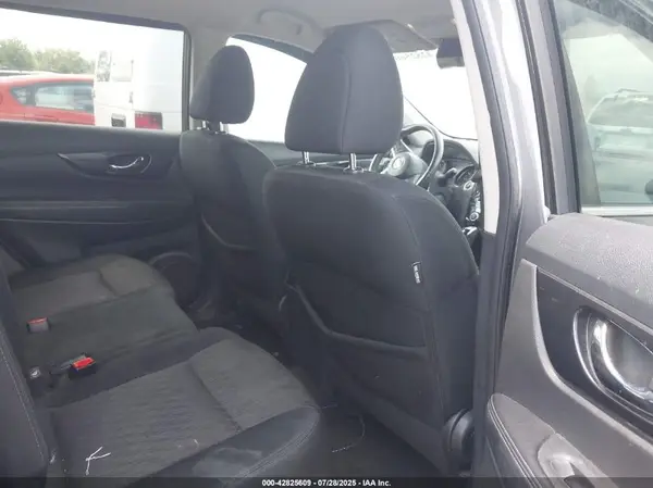 5N1AT2MV9HC815803 2017 NISSAN ROGUE - Image 8