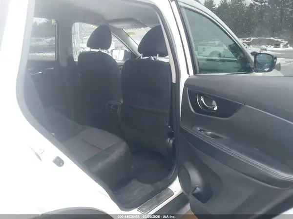 5N1AT2MV9HC817048 2017 NISSAN ROGUE - Image 8