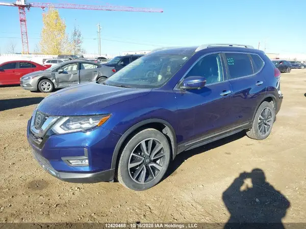 5N1AT2MV9HC823464 2017 NISSAN ROGUE - Image 2