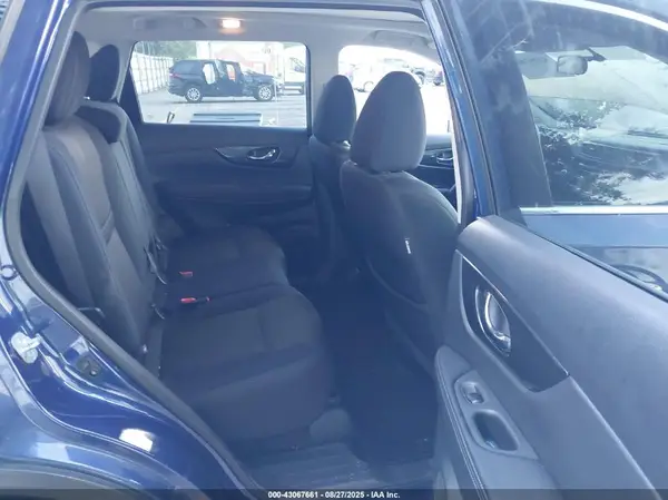 5N1AT2MV9HC824856 2017 NISSAN ROGUE - Image 8