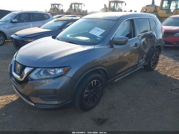 5N1AT2MV9HC826316 2017 NISSAN ROGUE - Image 2