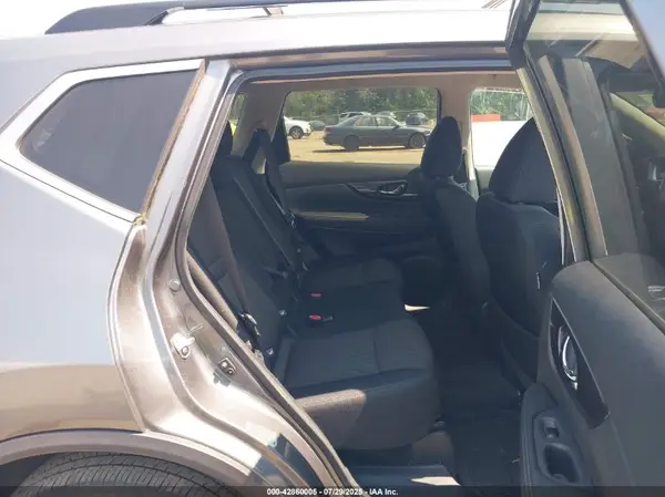 5N1AT2MV9HC826798 2017 NISSAN ROGUE - Image 8
