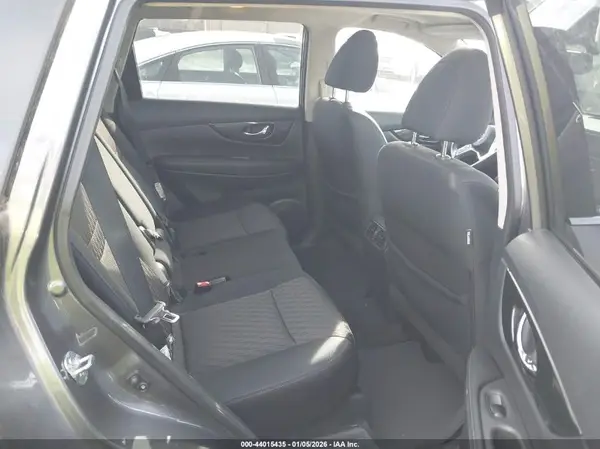 5N1AT2MV9HC854827 2017 NISSAN ROGUE - Image 8