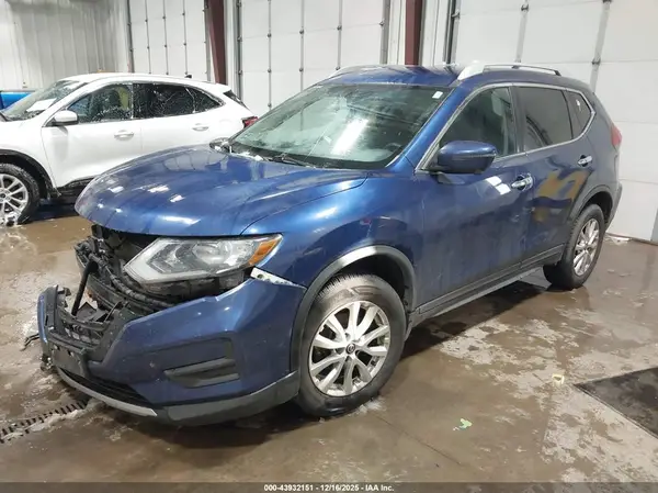 5N1AT2MV9HC863396 2017 NISSAN ROGUE - Image 2