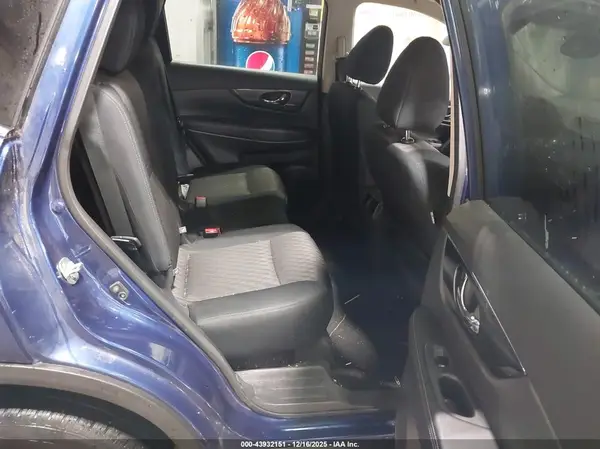 5N1AT2MV9HC863396 2017 NISSAN ROGUE - Image 8