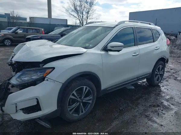 5N1AT2MV9HC868968 2017 NISSAN ROGUE - Image 2