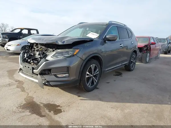 5N1AT2MV9HC869036 2017 NISSAN ROGUE - Image 2