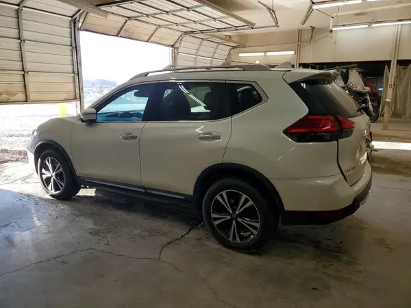 5N1AT2MV9HC870977 2017 NISSAN ROGUE - Image 2