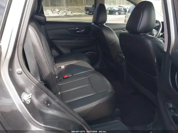 5N1AT2MV9HC873216 2017 NISSAN ROGUE - Image 8